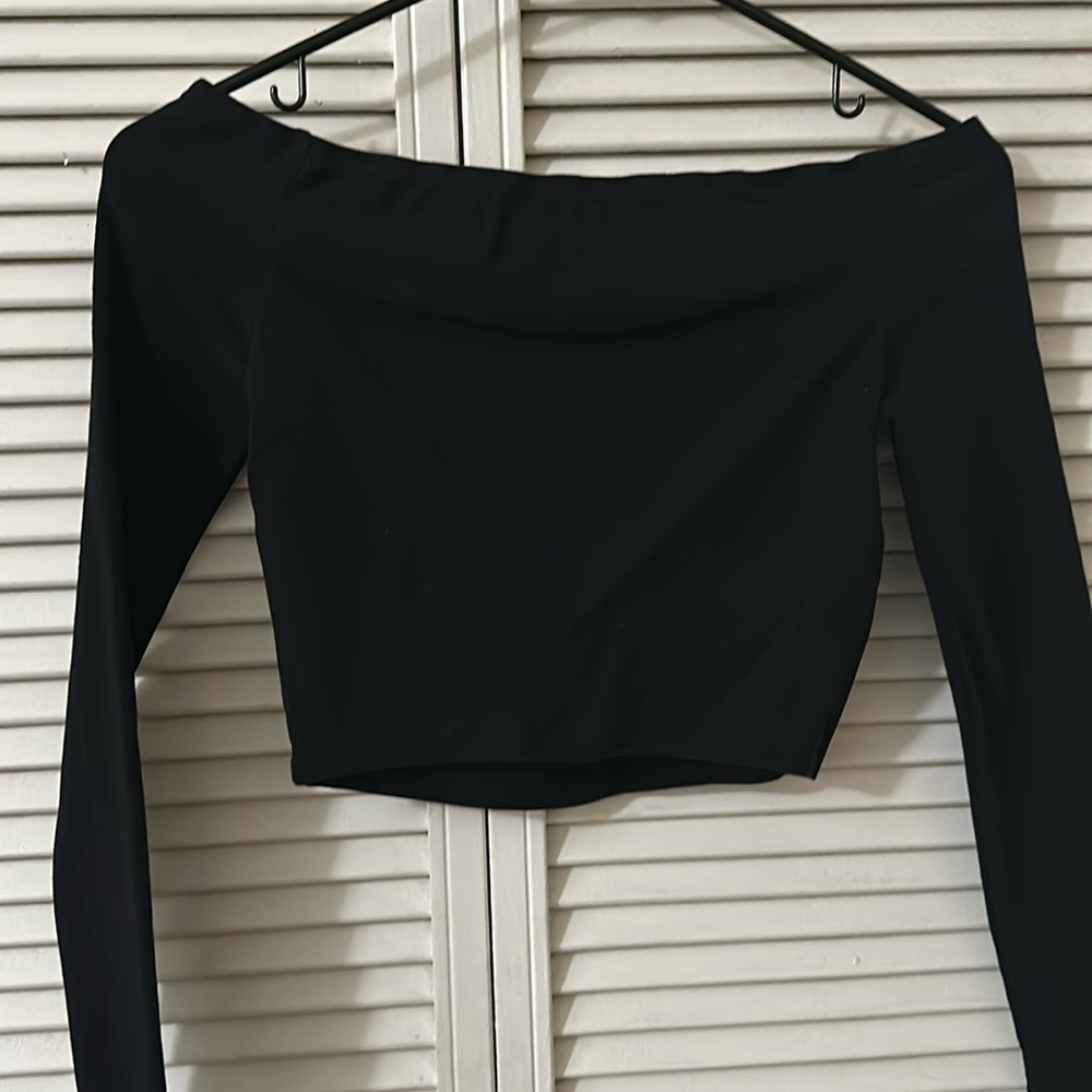 Crop off shoulder long sleeve